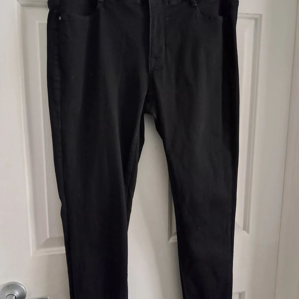 Women'sApt 9 Stretch Black Jeans - Picture 3 of 10